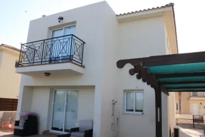 8 Chrystal Lagoon, Pernera